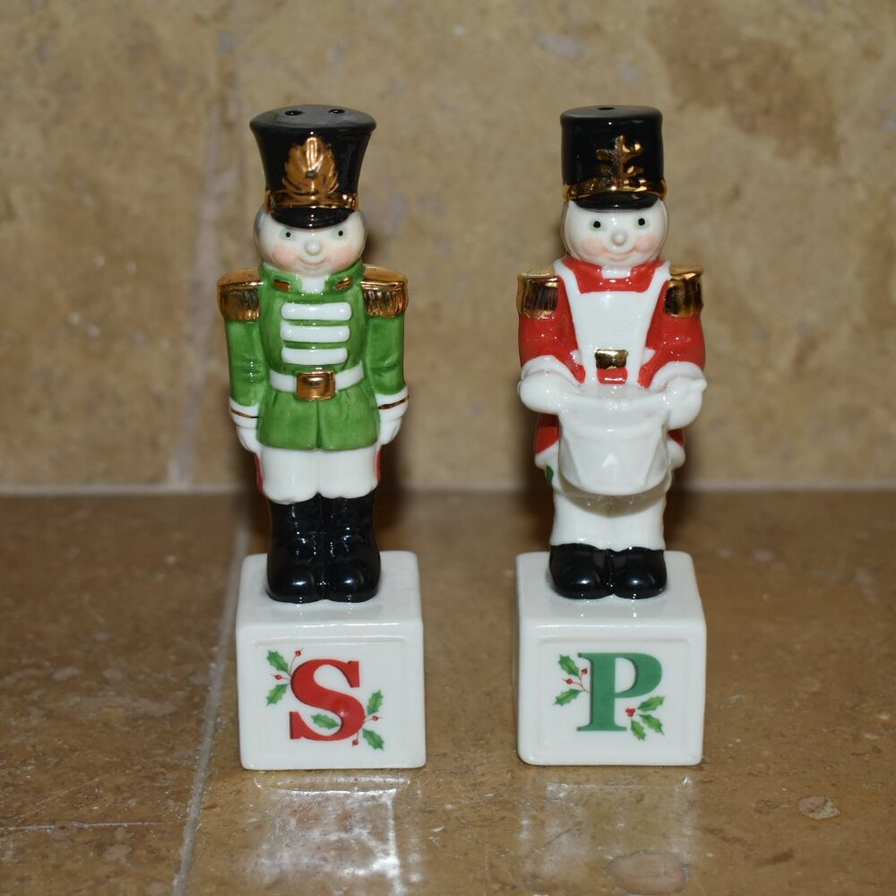 Vintage Lenox Holiday Christmas Nutcracker / Toy Soldier Salt Pepper Shaker set